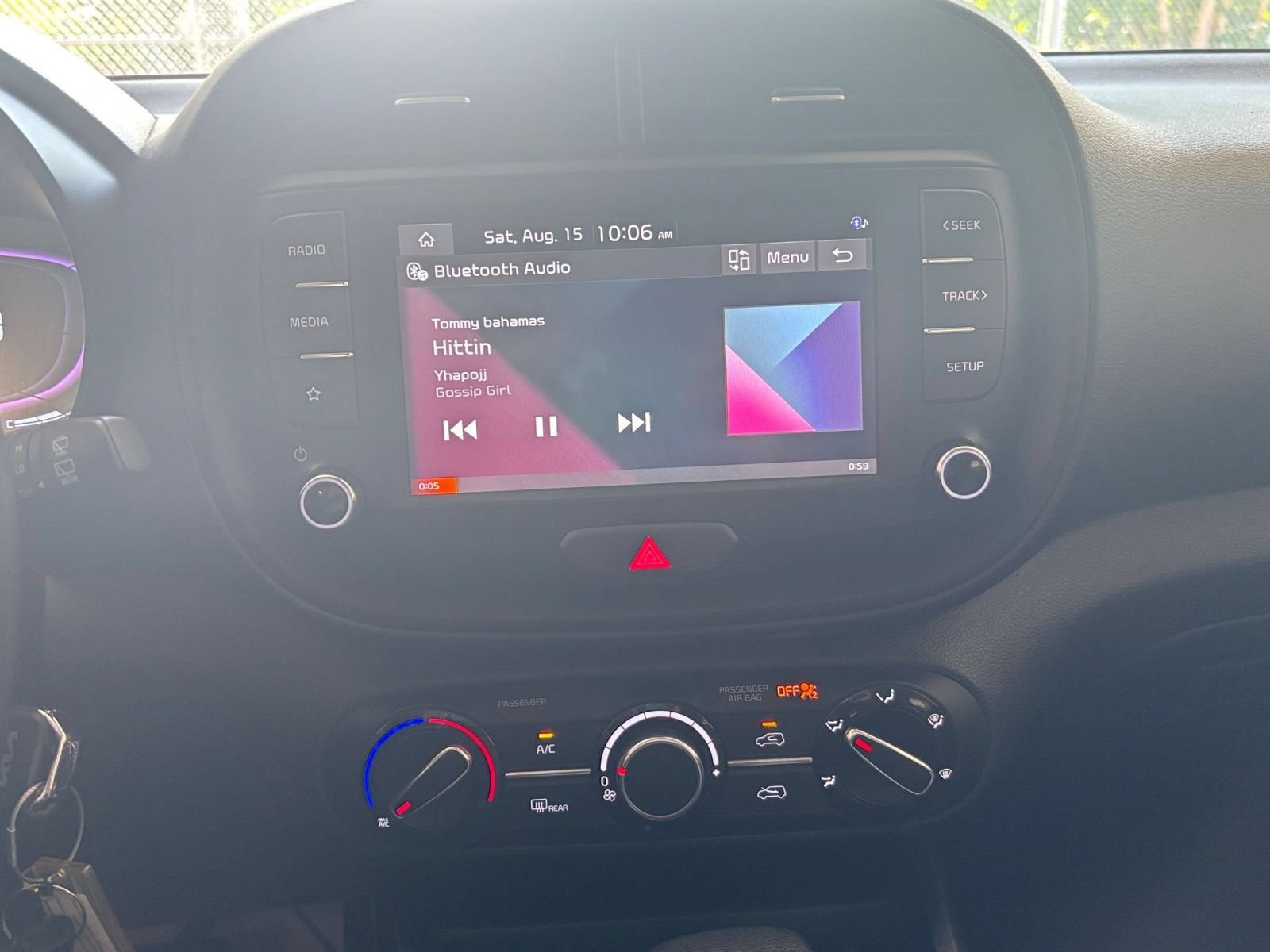Used 2025 Kia Soul LX w/ LX Technology Package FWD image 16