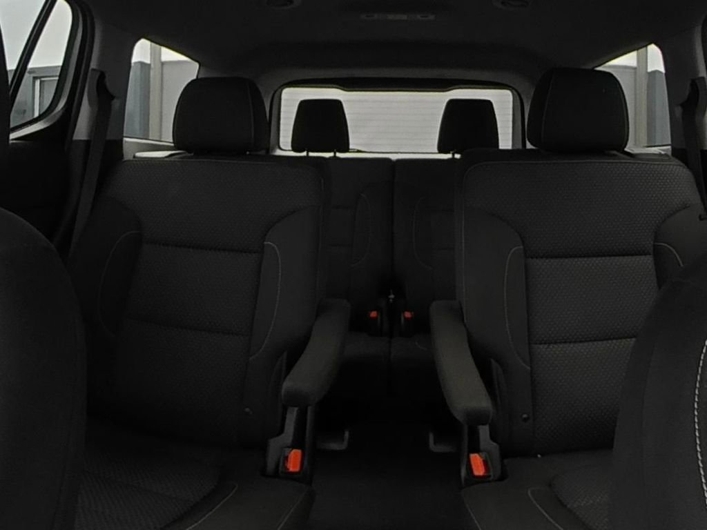 Used 2023 GMC Acadia SLE w/ Elevation Edition FWD image 10