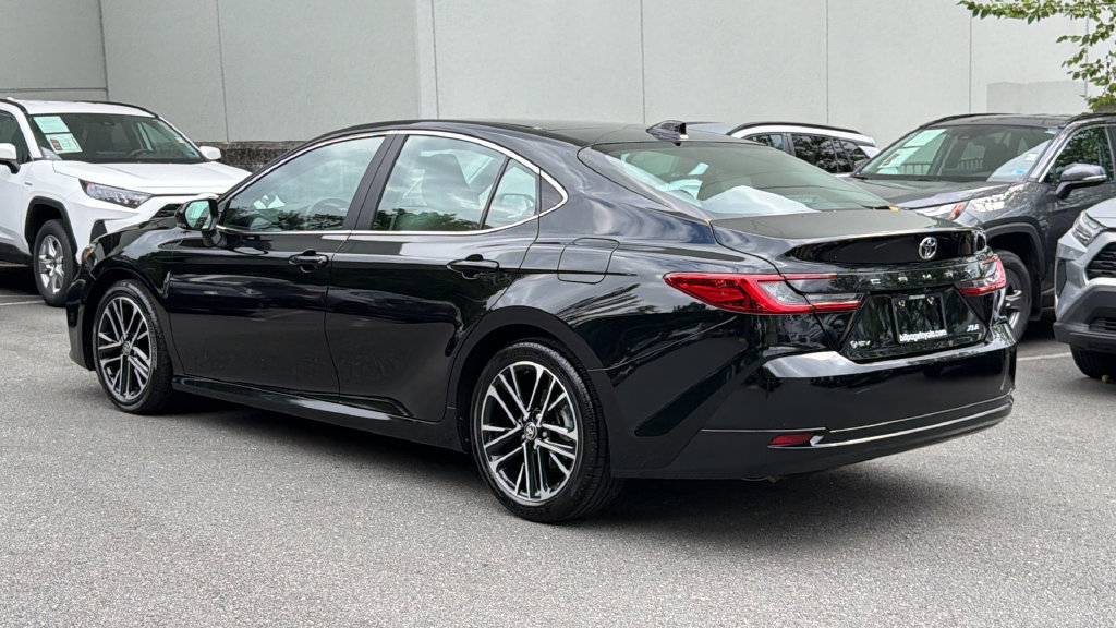 Used 2025 Toyota Camry XLE FWD image 3