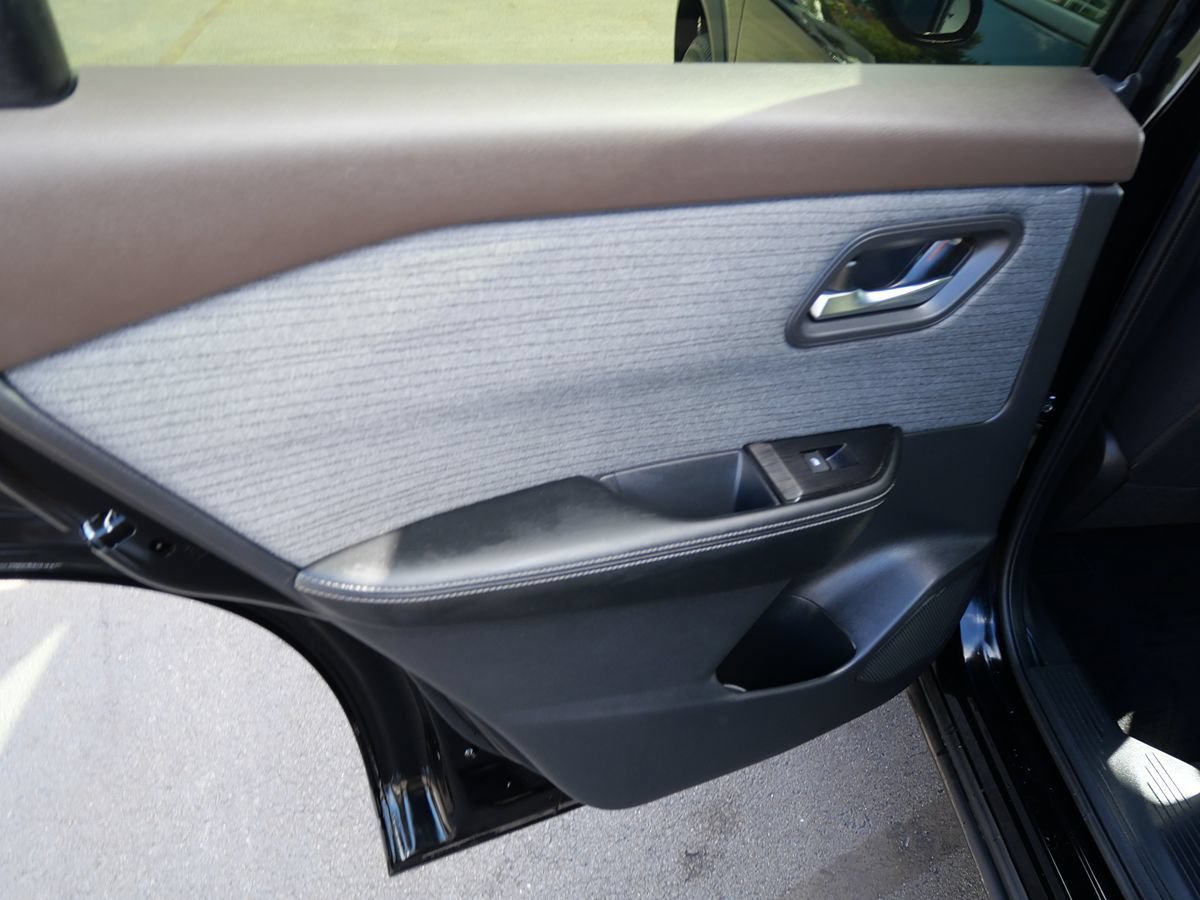 Used 2023 Nissan Rogue SV AWD/4WD image 18