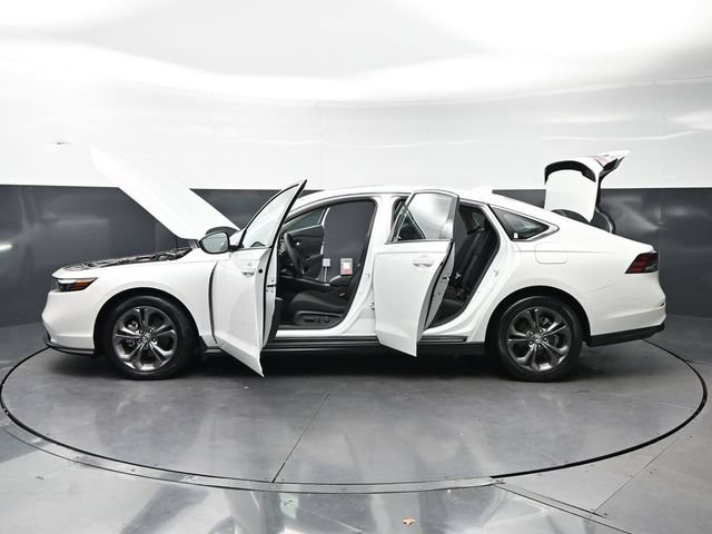 Certified 2023 Honda Accord EX image 33