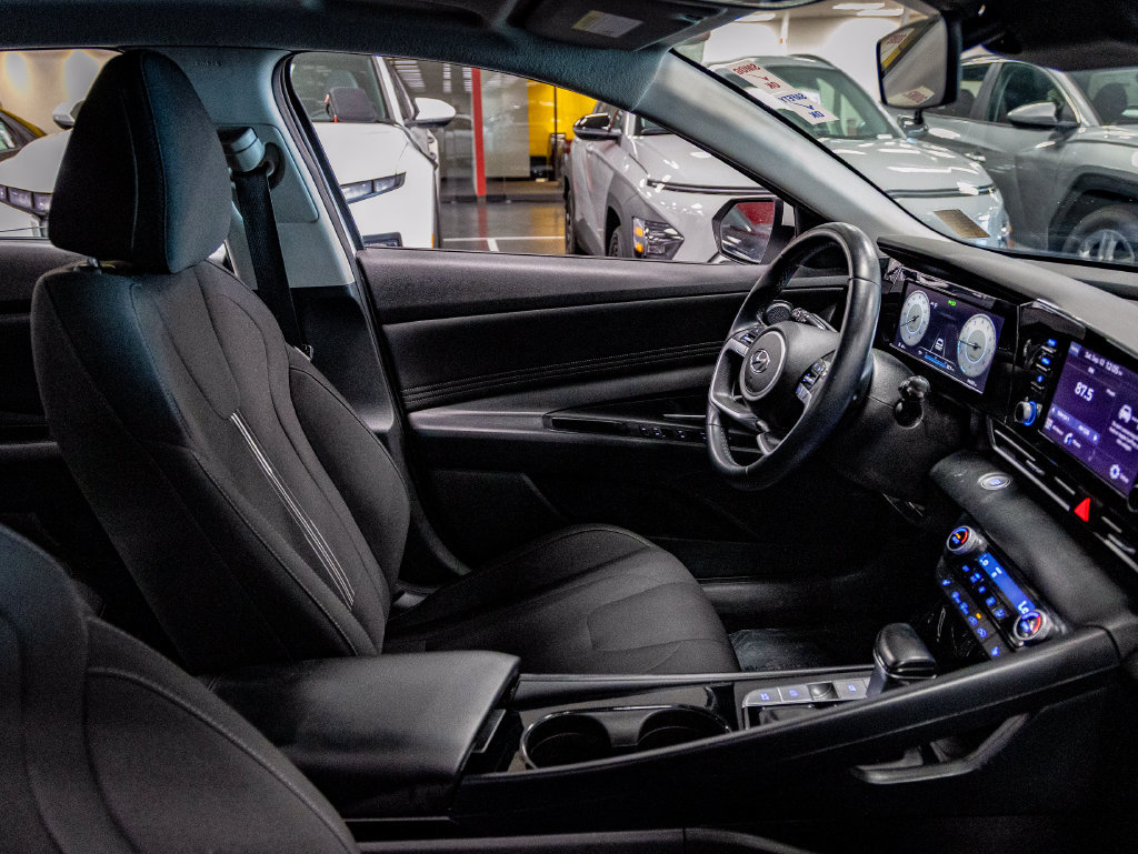Used 2021 Hyundai Elantra SEL w/ Convenience + Premium Package FWD image 30