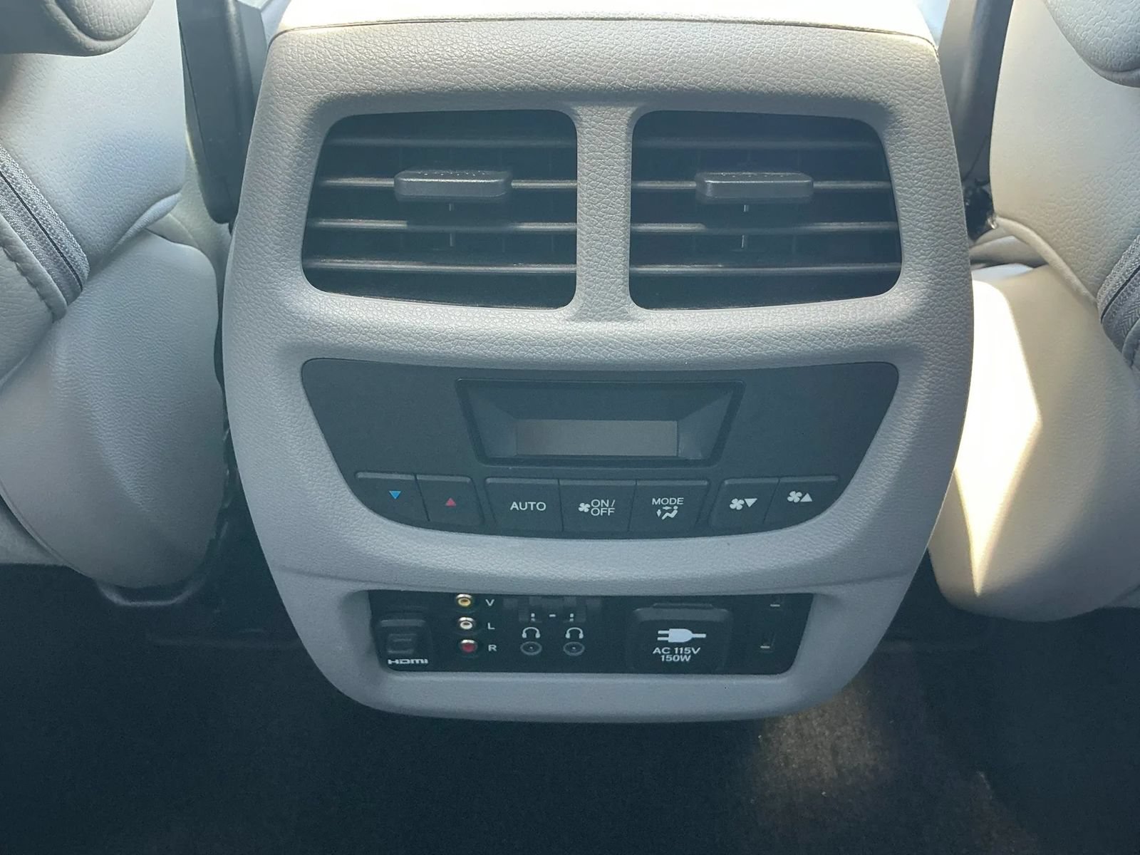 Used 2016 Honda Pilot Touring image 31