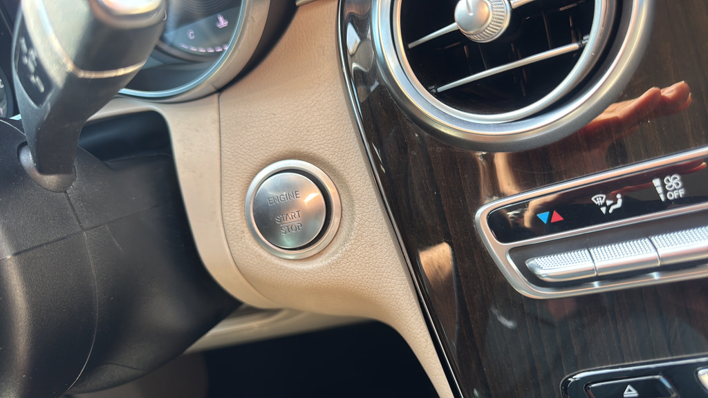 Used 2019 Mercedes-Benz GLC 300 image 24