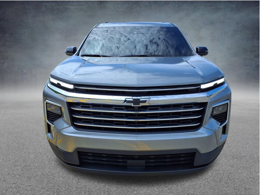 Used 2026 Chevrolet Traverse LT w/ LPO, Floor Liner Package FWD image 2