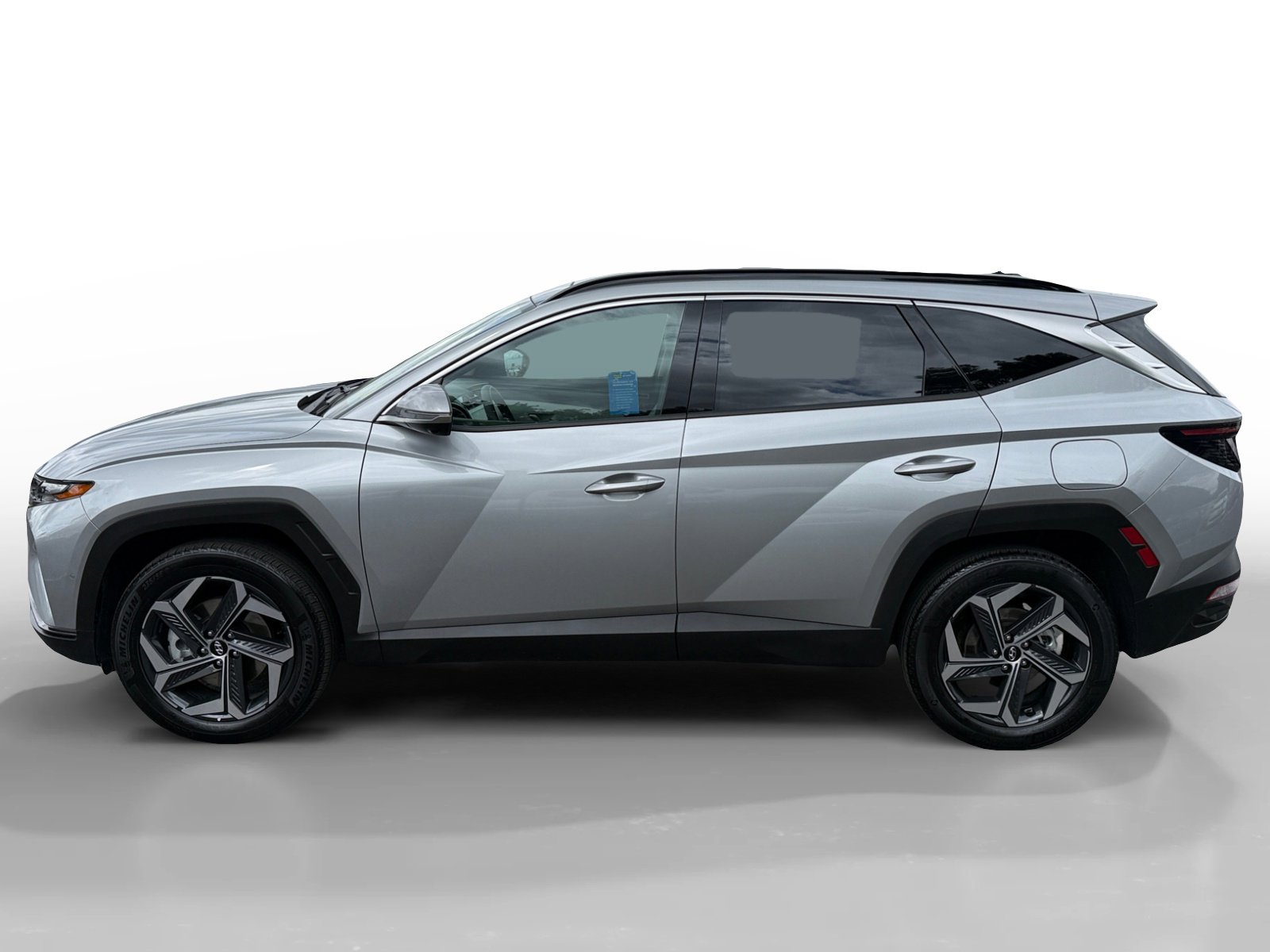 Certified 2024 Hyundai Tucson Limited AWD/4WD image 2