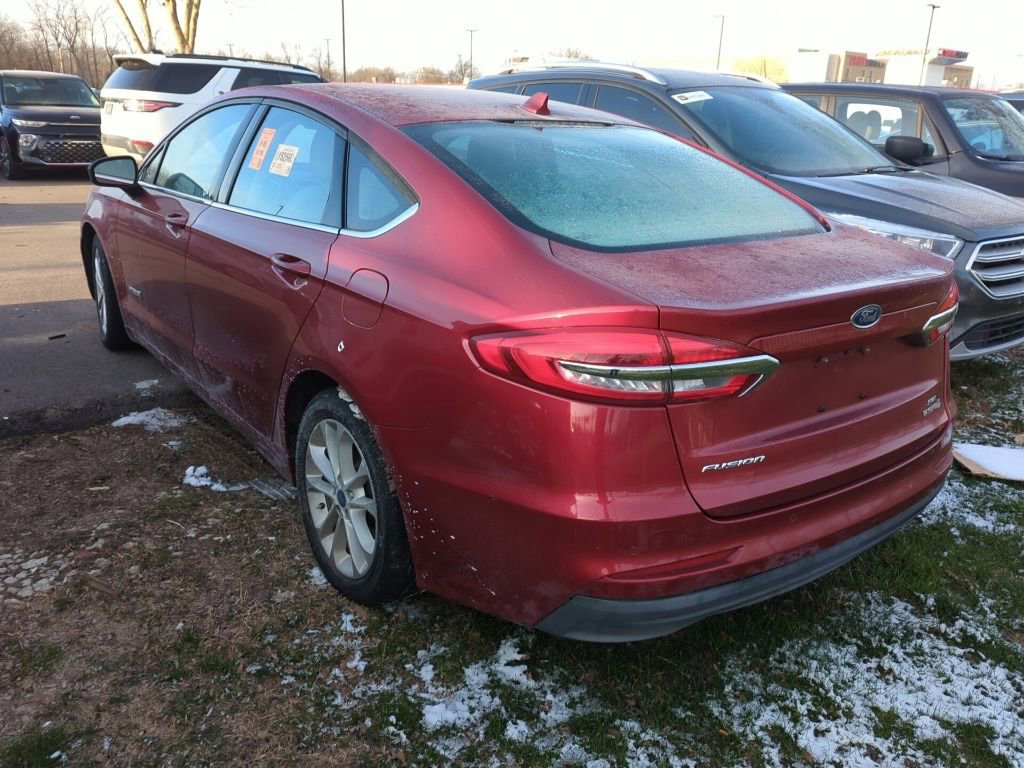 Used 2019 Ford Fusion SE image 4