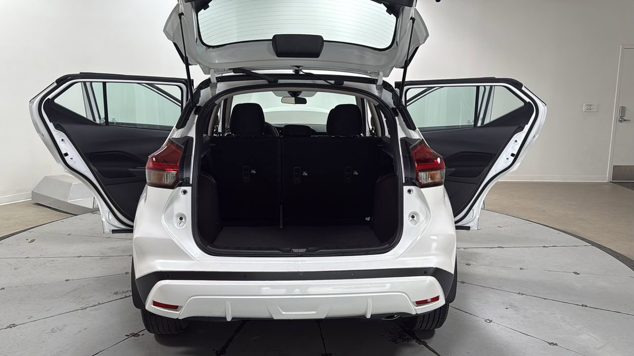 Used 2024 Nissan Kicks SV image 16