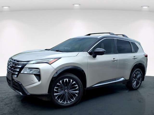 Used 2025 Nissan Rogue Platinum w/ Platinum Premium Package AWD/4WD image 2