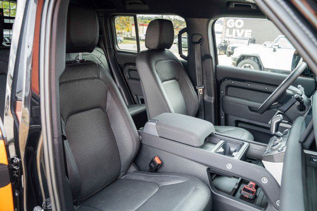 Used 2023 Land Rover Defender 110 S image 97