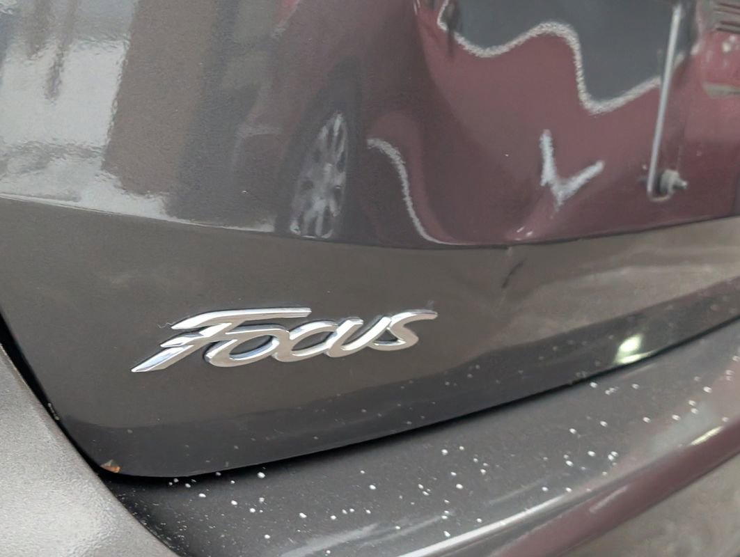 Used 2017 Ford Focus SE w/ Cold Weather Package image 15