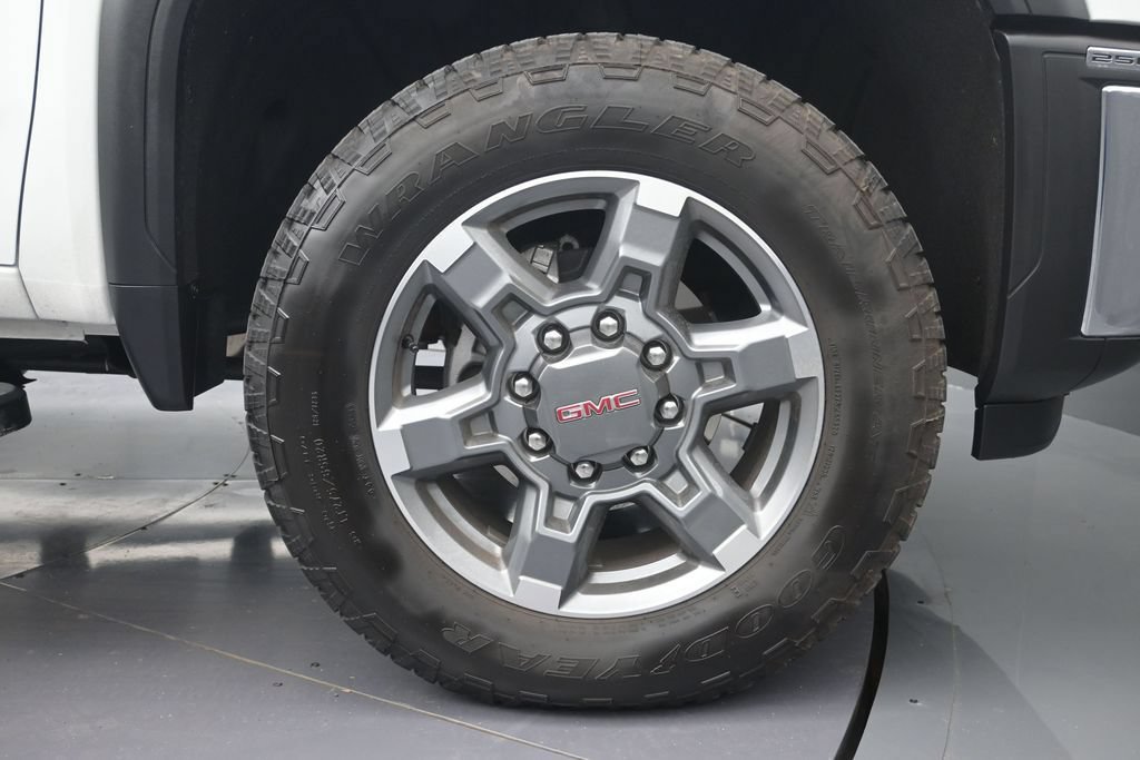 Used 2025 GMC Sierra 2500 SLT w/ SLT Premium Package AWD/4WD image 9