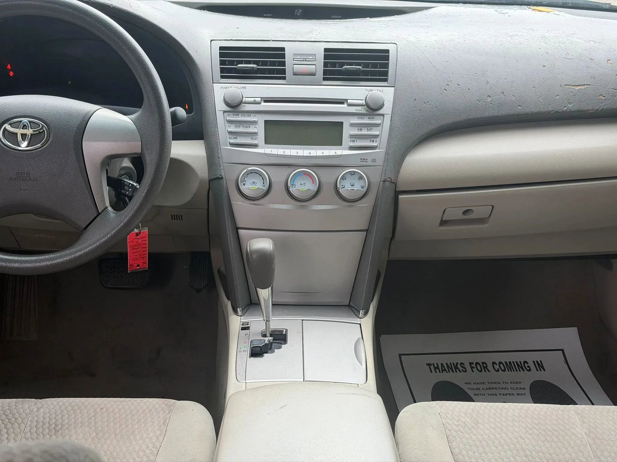 Used 2010 Toyota Camry LE image 10