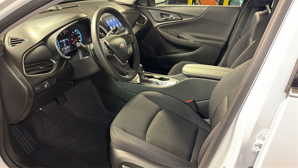 Used 2025 Chevrolet Malibu LT image 22