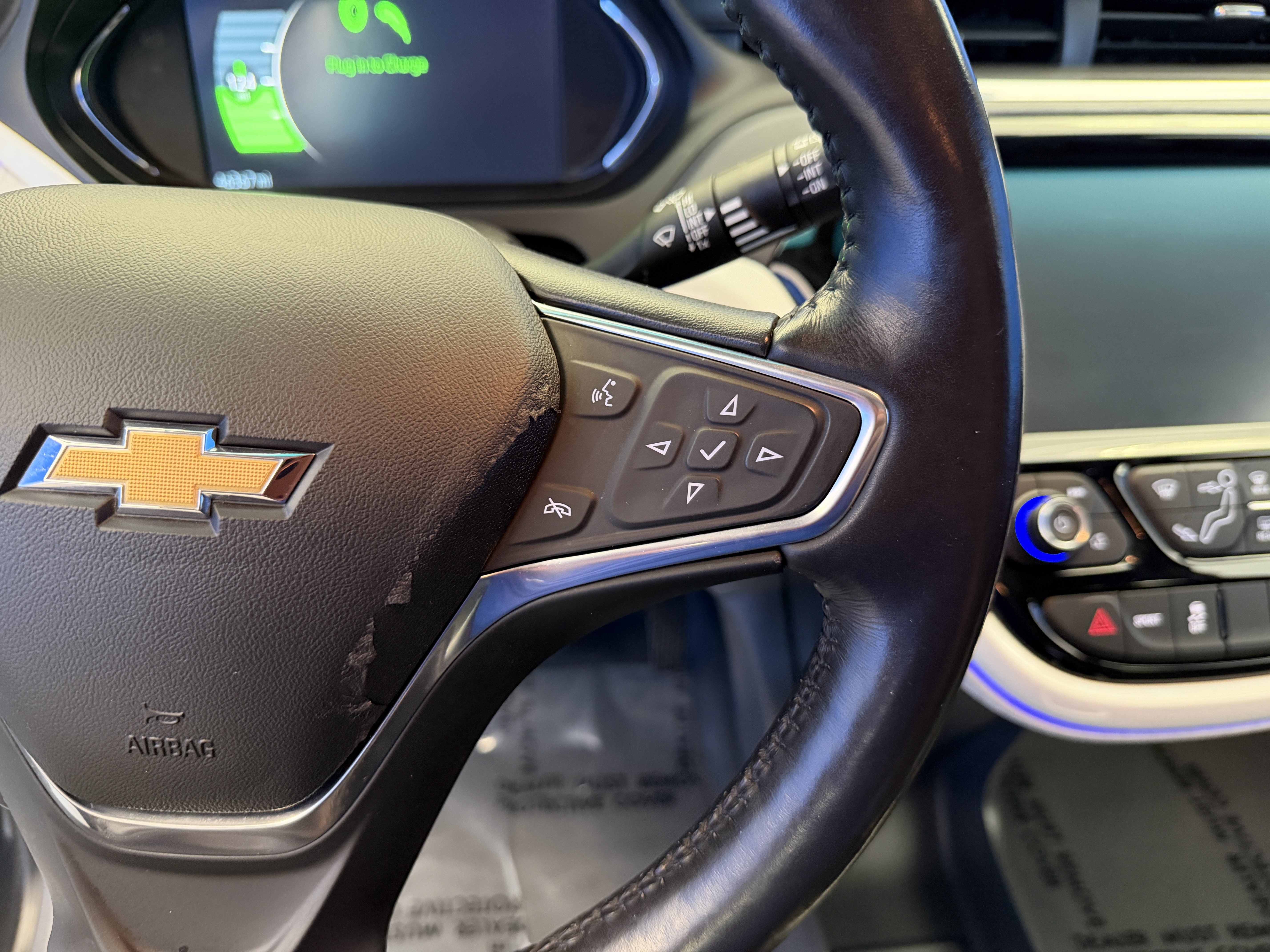 Used 2020 Chevrolet Bolt Premier w/ Infotainment Package FWD image 16