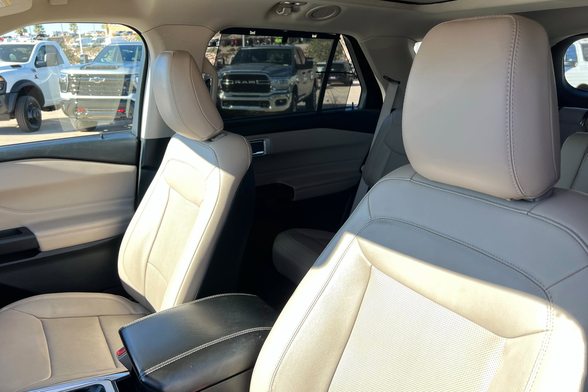 Used 2020 Ford Explorer Limited w/ Class III Trailer Tow Package image 16