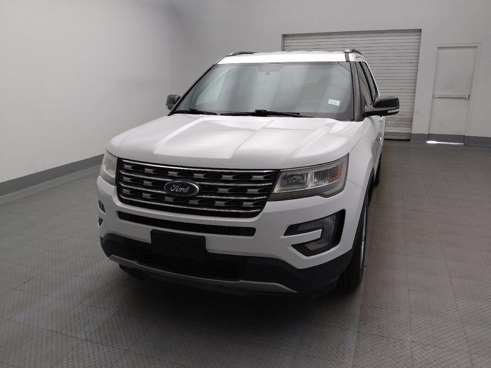 Used 2017 Ford Explorer XLT w/ Equipment Group 201A AWD/4WD image 15