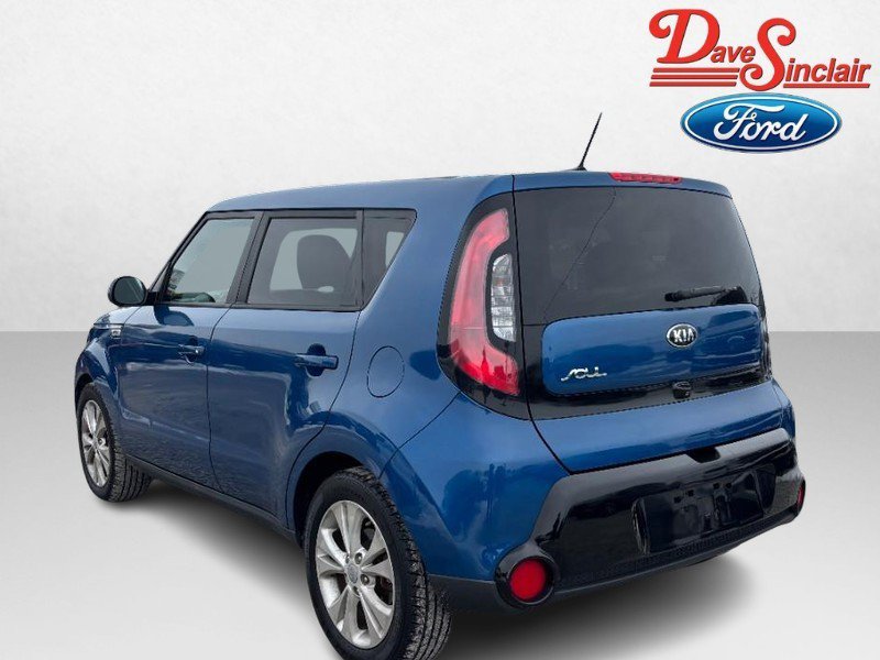 Used 2016 Kia Soul + image 9