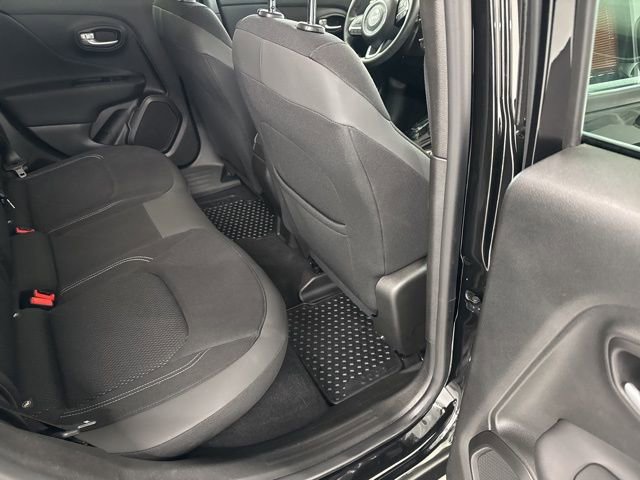Used 2023 Jeep Renegade Latitude w/ Premium Group AWD/4WD image 24