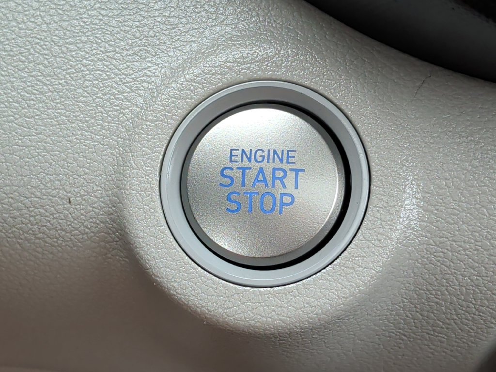 Used 2025 Hyundai Venue SEL FWD image 26