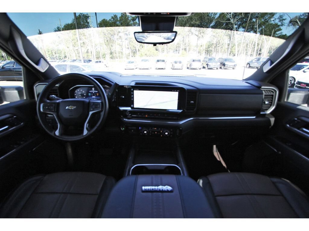 Used 2024 Chevrolet Silverado 2500 High Country w/ Technology Package AWD/4WD image 12