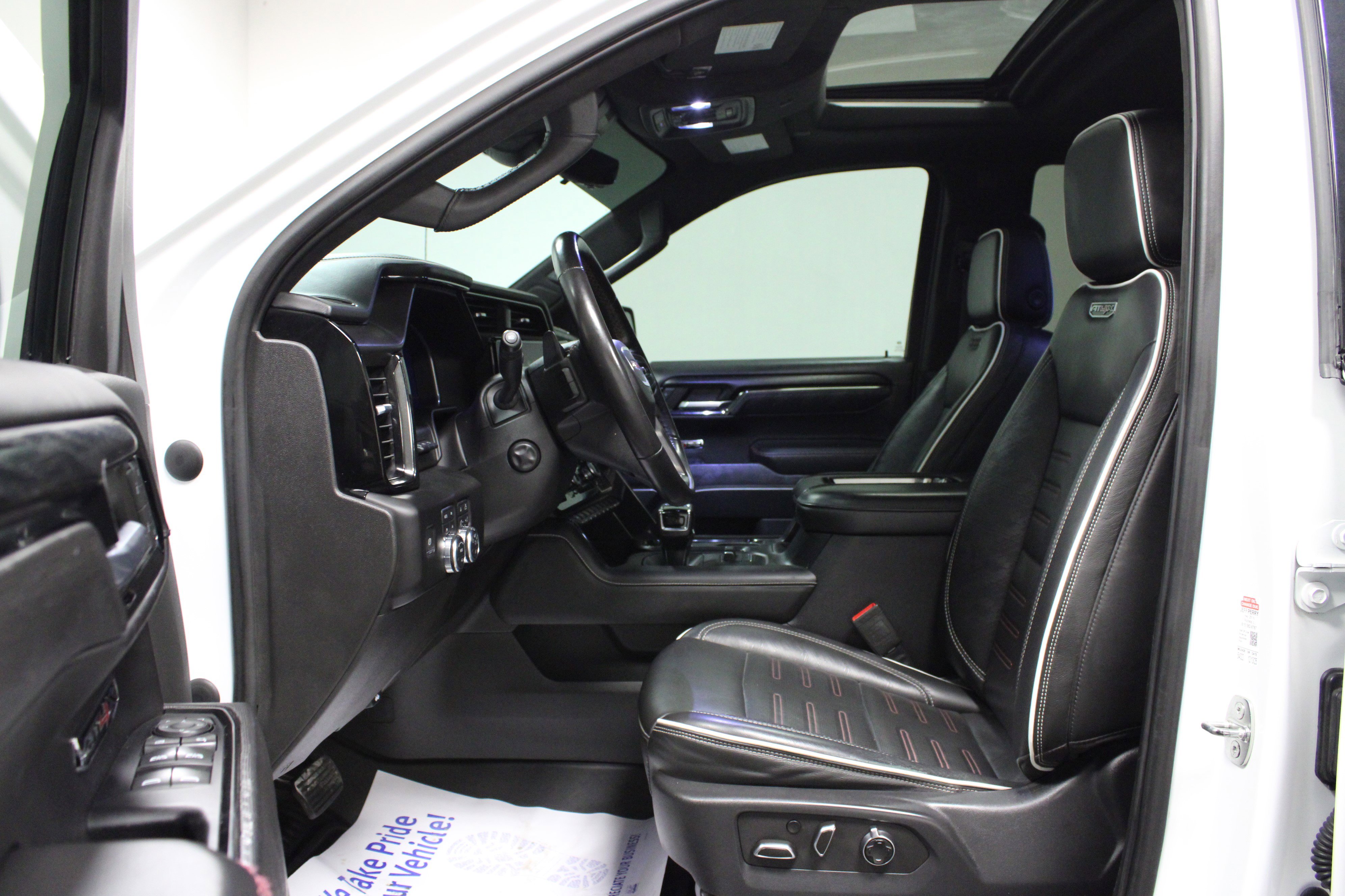 Used 2022 GMC Sierra 1500 AT4X image 12