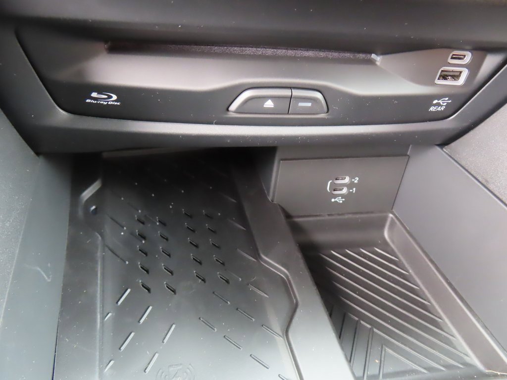 New 2026 Chrysler Pacifica Pinnacle w/ Trailer Tow Group image 12