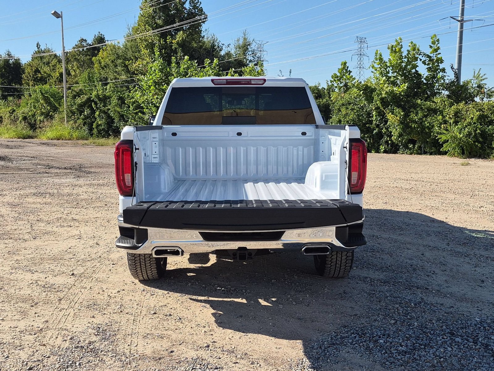 New 2026 GMC Sierra 1500 SLT w/ SLT Premium Package AWD/4WD image 4