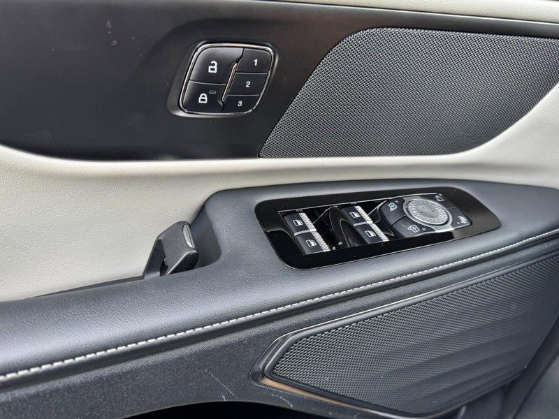 Certified 2024 Lincoln Nautilus Premier image 25