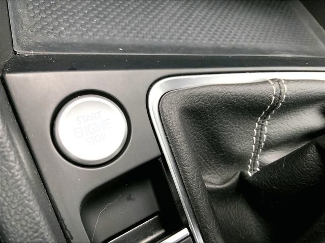 Used 2023 Volkswagen Jetta SE w/ Panoramic Sunroof Package image 32