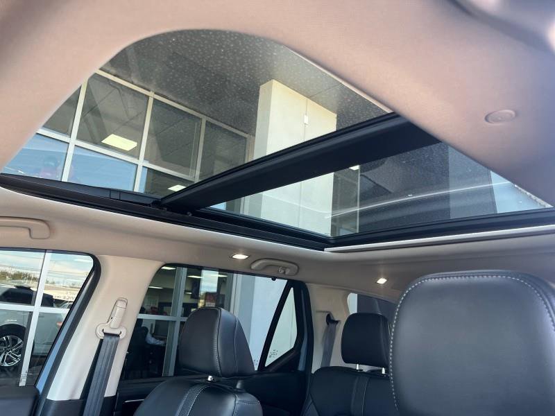 Used 2024 Honda Pilot Touring image 15