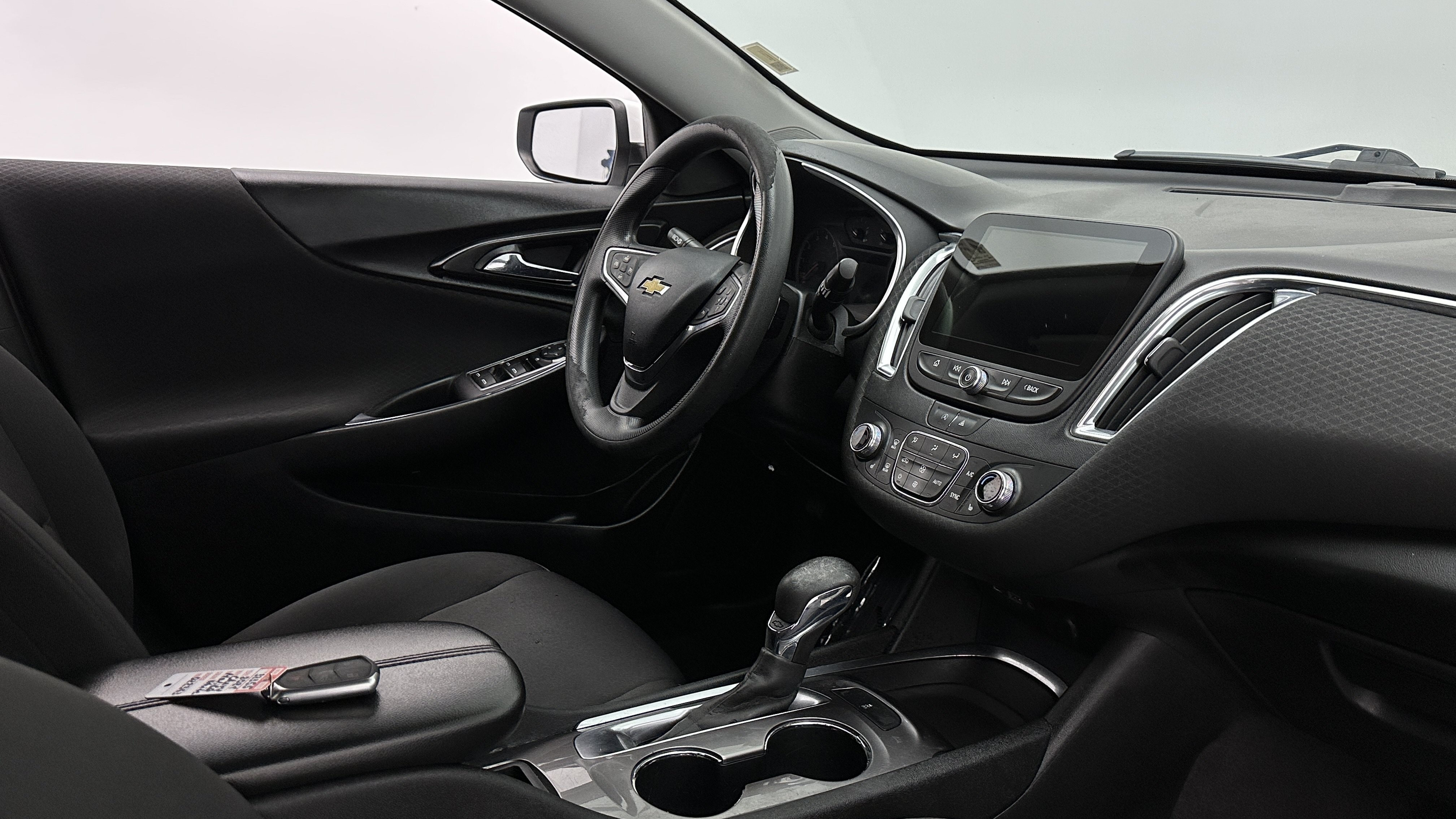 Used 2021 Chevrolet Malibu LT FWD image 36