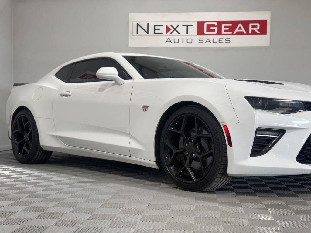 Used 2017 Chevrolet Camaro SS RWD image 2