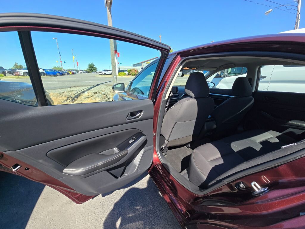 Used 2023 Nissan Altima 2.5 SV image 12