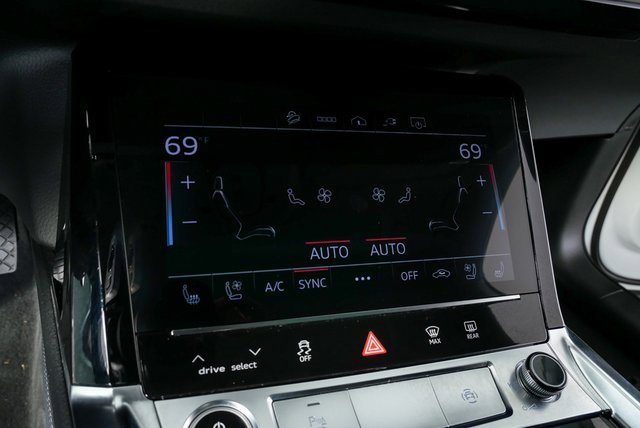 Used 2021 Audi e-tron Premium Plus w/ Premium Plus Package image 15