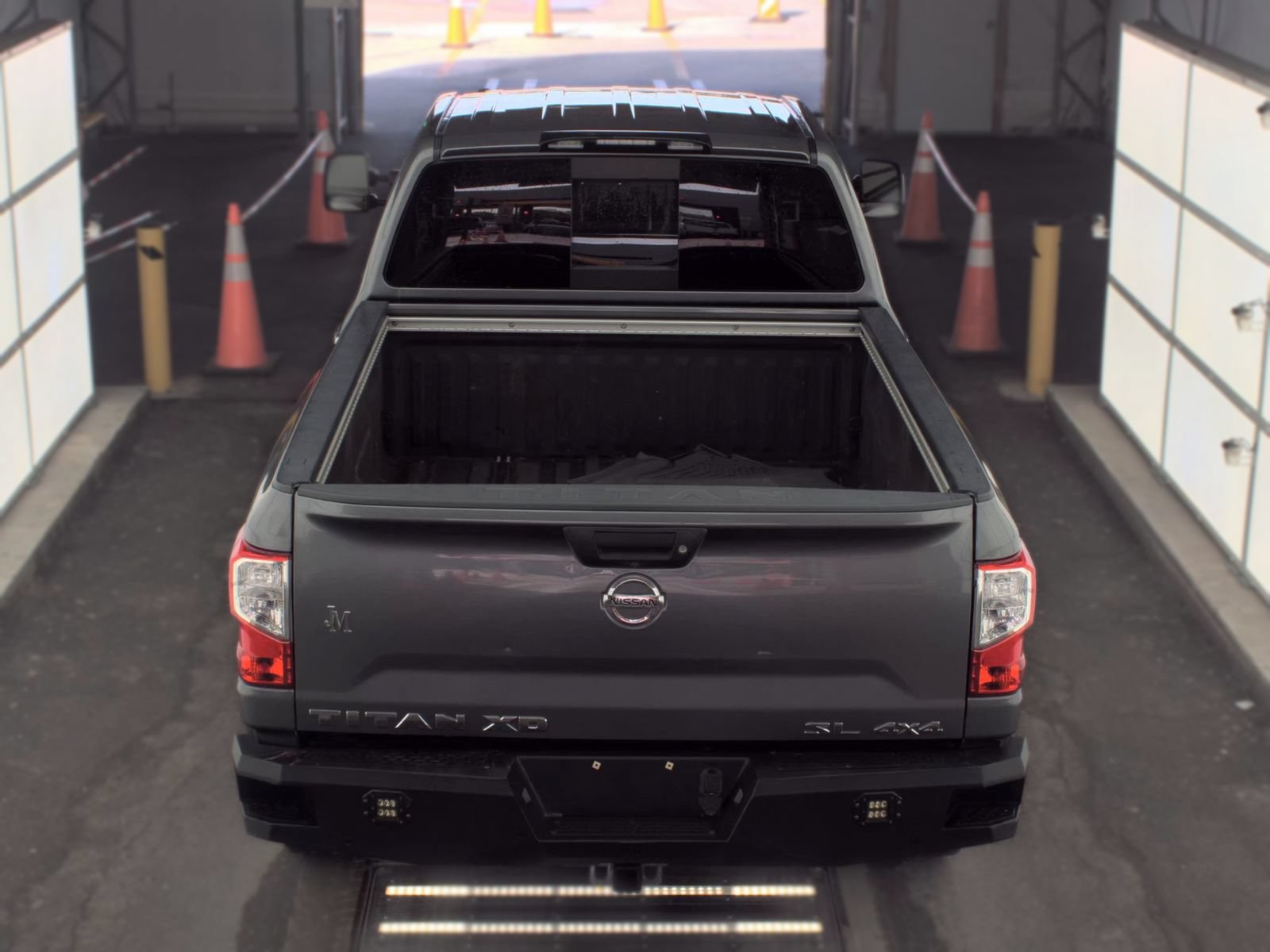 Used 2019 Nissan Titan SL w/ Chrome Package AWD/4WD image 8