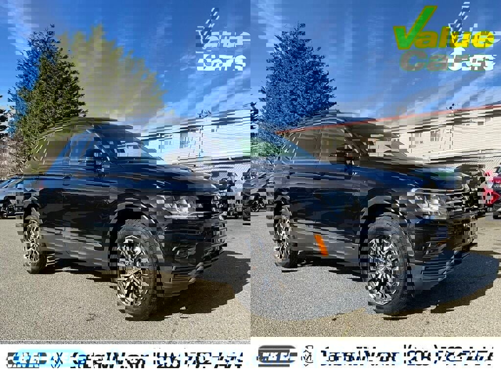 Used 2020 Volkswagen Tiguan SE w/ Panoramic Sunroof Package image 1