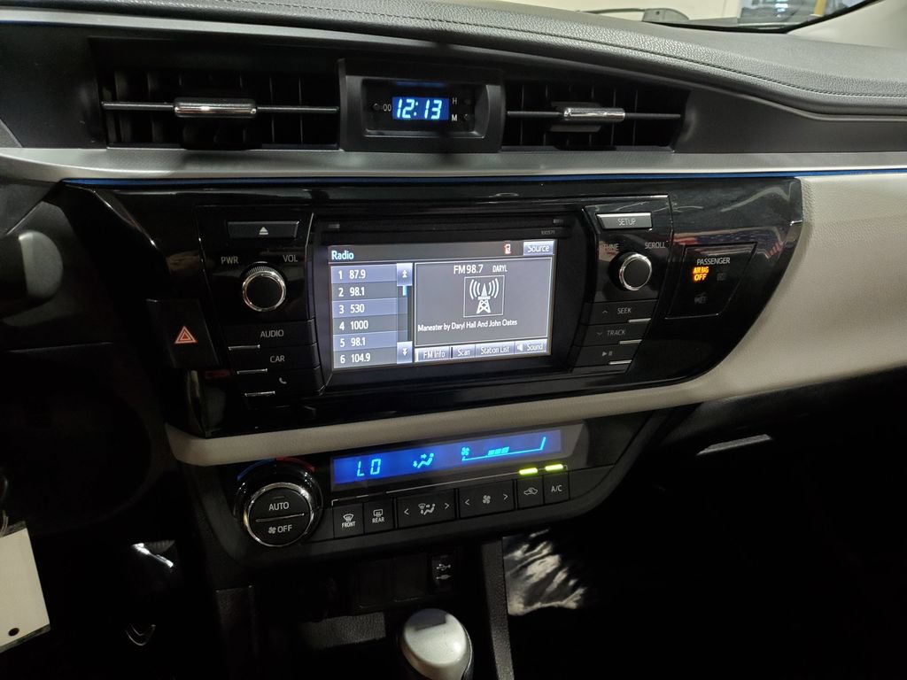 Used 2016 Toyota Corolla LE FWD image 25
