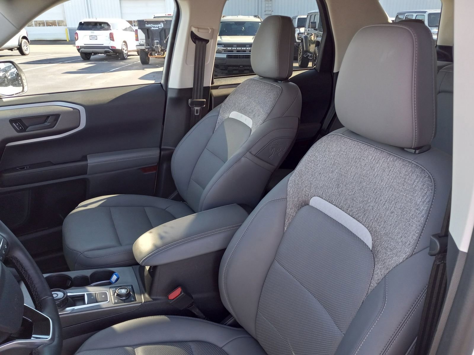 Used 2025 Ford Bronco Sport Badlands image 13