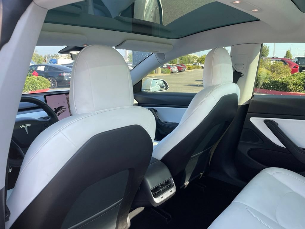 Used 2020 Tesla Model 3 Standard Range RWD image 26