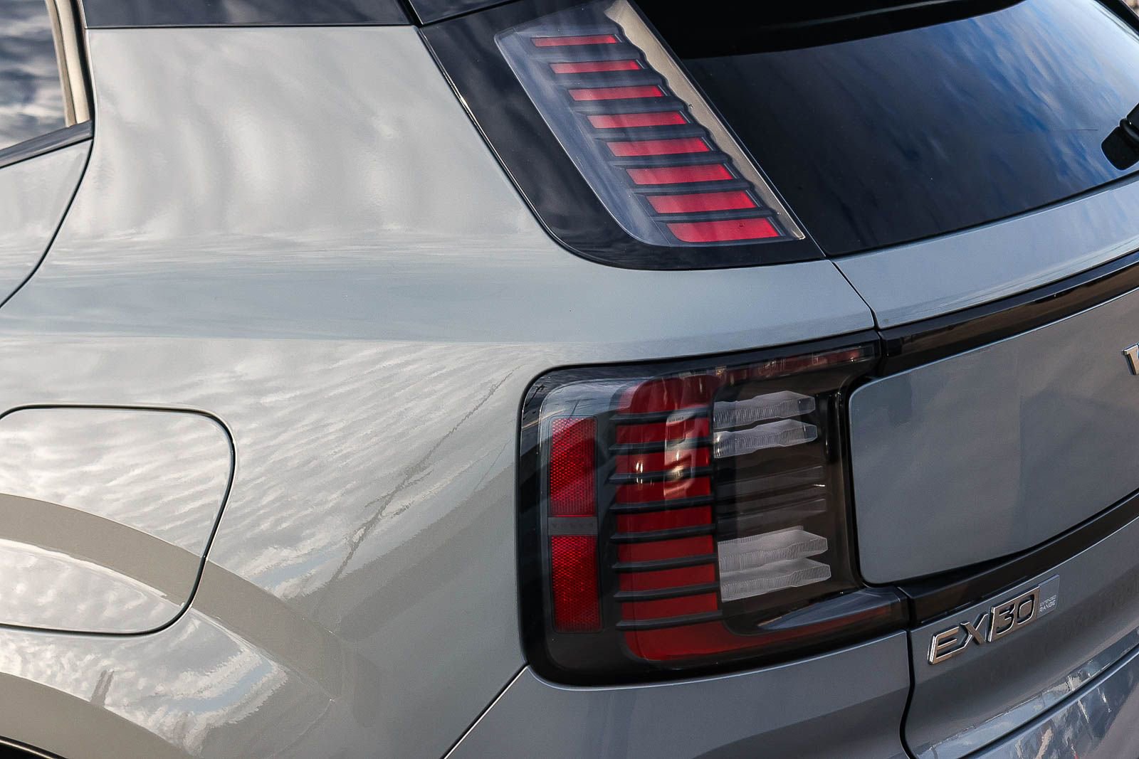 New 2026 Volvo EX30 Plus w/ Protection Package image 10