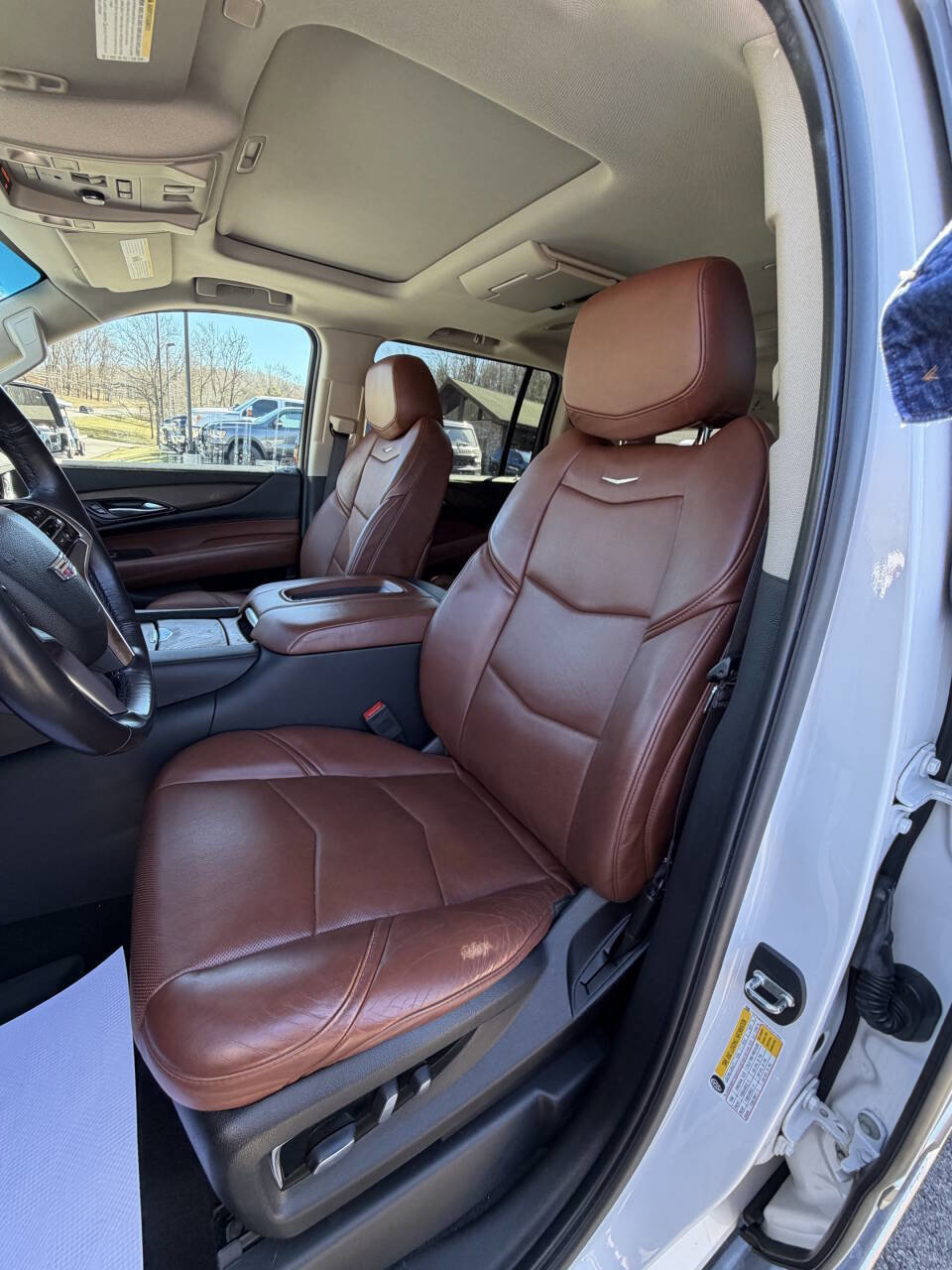 Used 2019 Cadillac Escalade ESV Luxury image 15