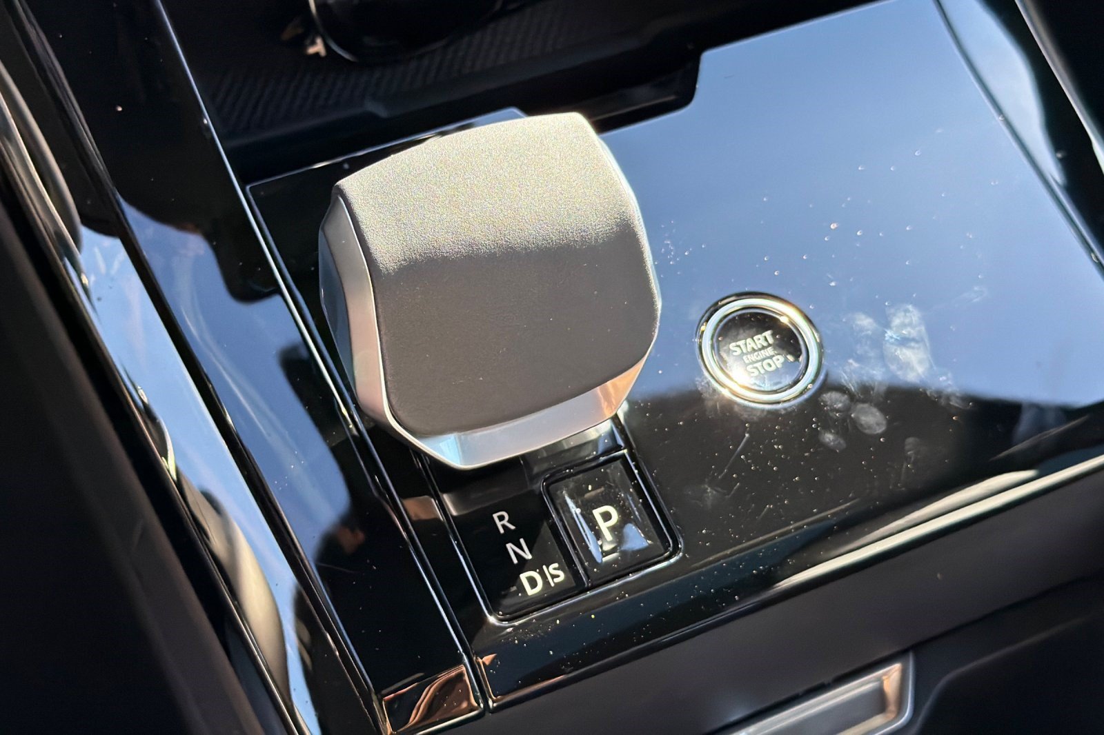 New 2027 Land Rover Range Rover Sport SE AWD/4WD image 19