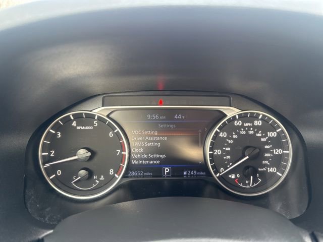 Used 2025 Nissan Altima 2.5 SV FWD image 11