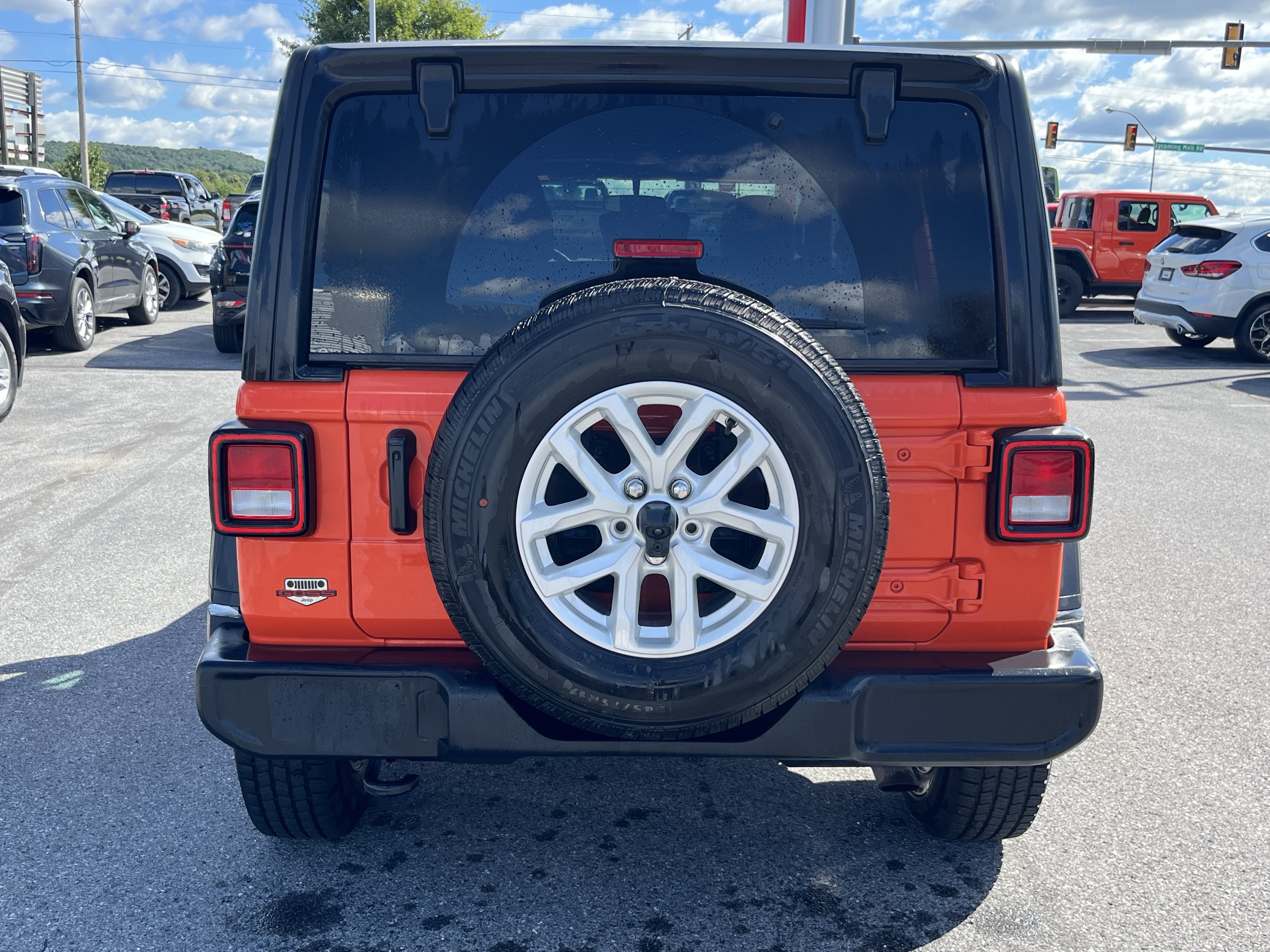 Used 2023 Jeep Wrangler Unlimited Sport AWD/4WD image 7