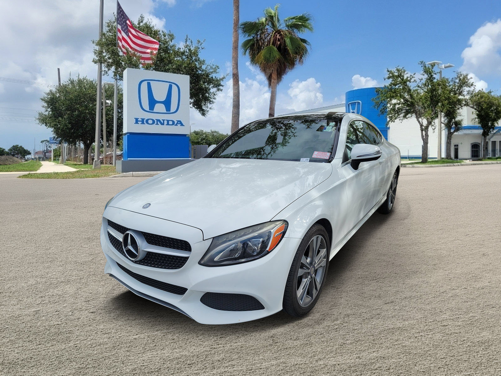Used 2017 Mercedes-Benz C 300 Coupe image 4