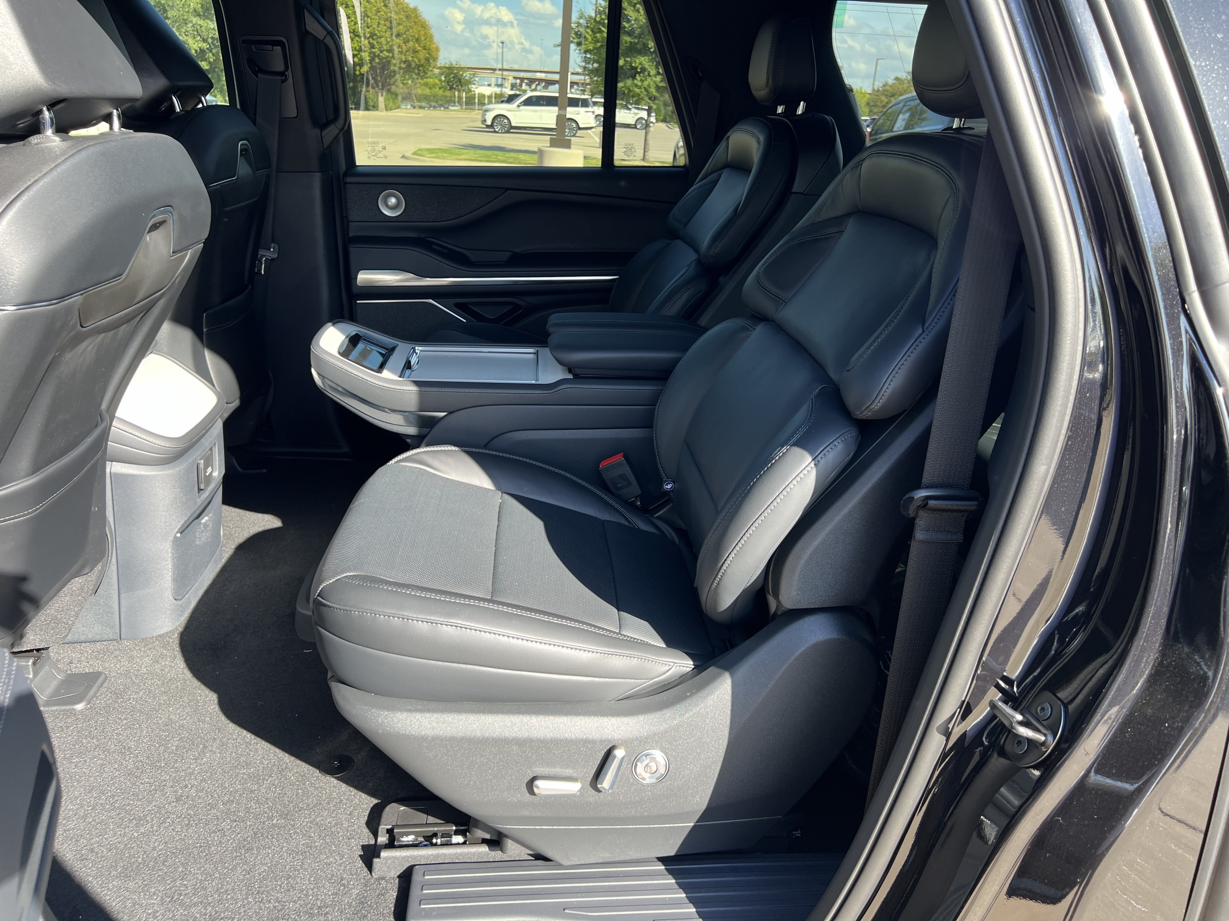 New 2027 Lincoln Navigator L Reserve w/ Jet Appearance Package AWD/4WD image 25