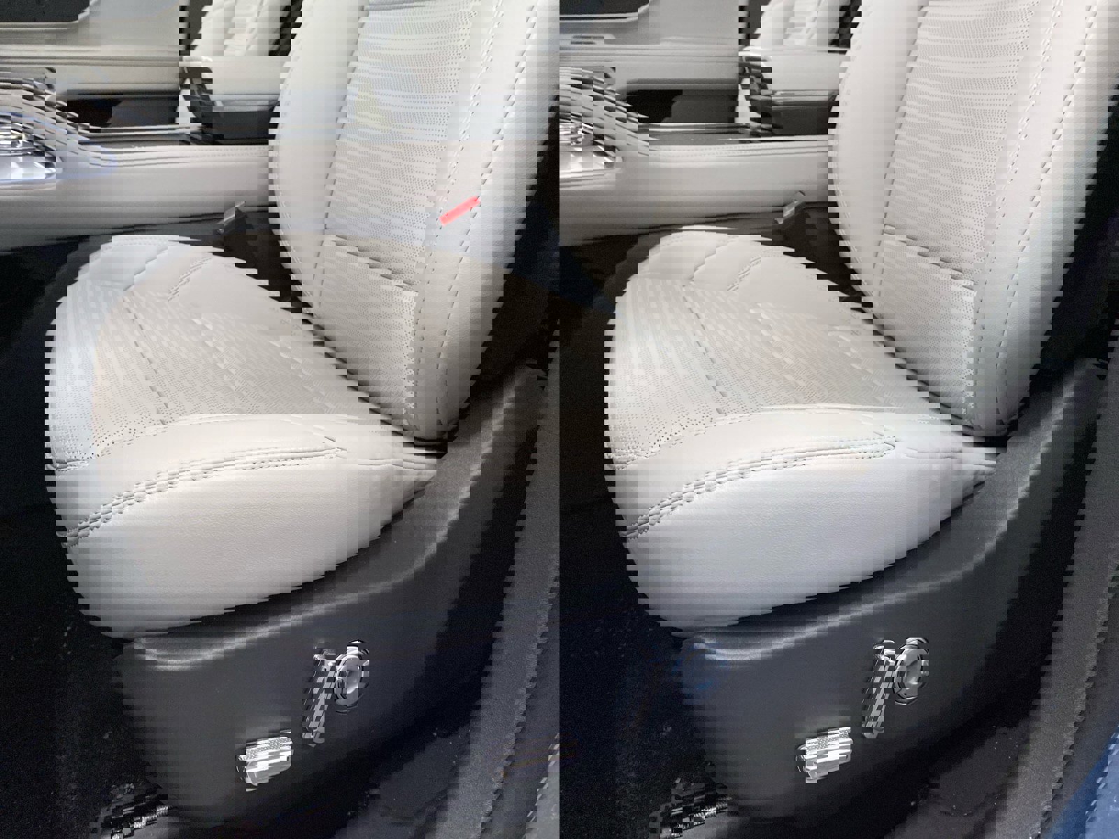 New 2026 Lincoln Nautilus Reserve AWD/4WD image 16