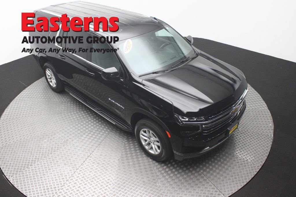 Used 2024 Chevrolet Suburban LT image 3