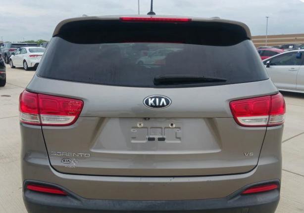 Used 2017 Kia Sorento LX FWD image 5